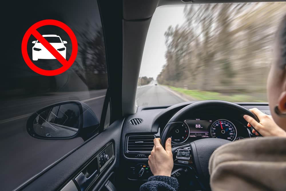 Când nu poți circula legal cu mașina în România